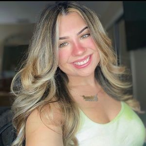 Meet your Posher, Brianna